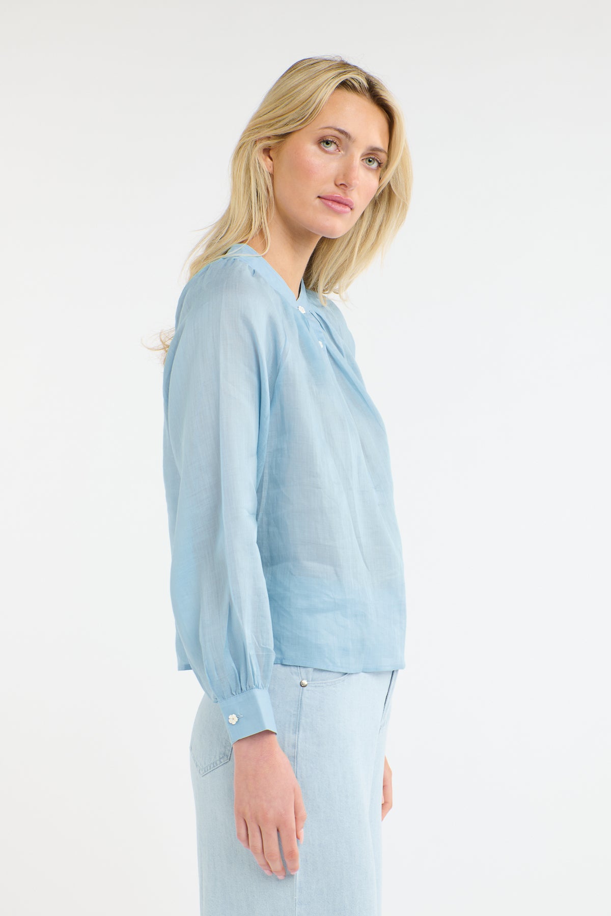 NATALIA BLOUSE POWDER BLUE