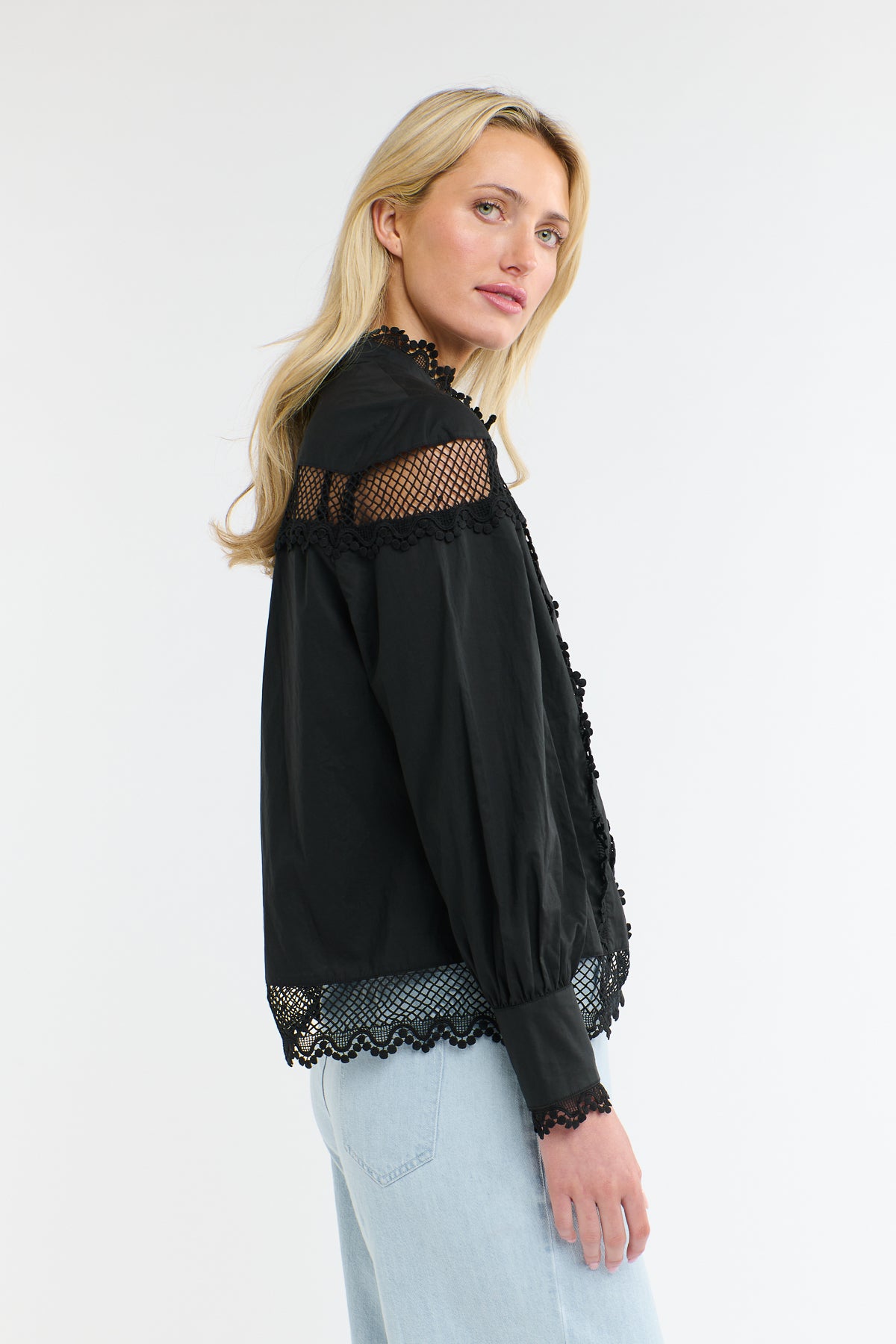 VICTORIA BLOUSE LICORICE