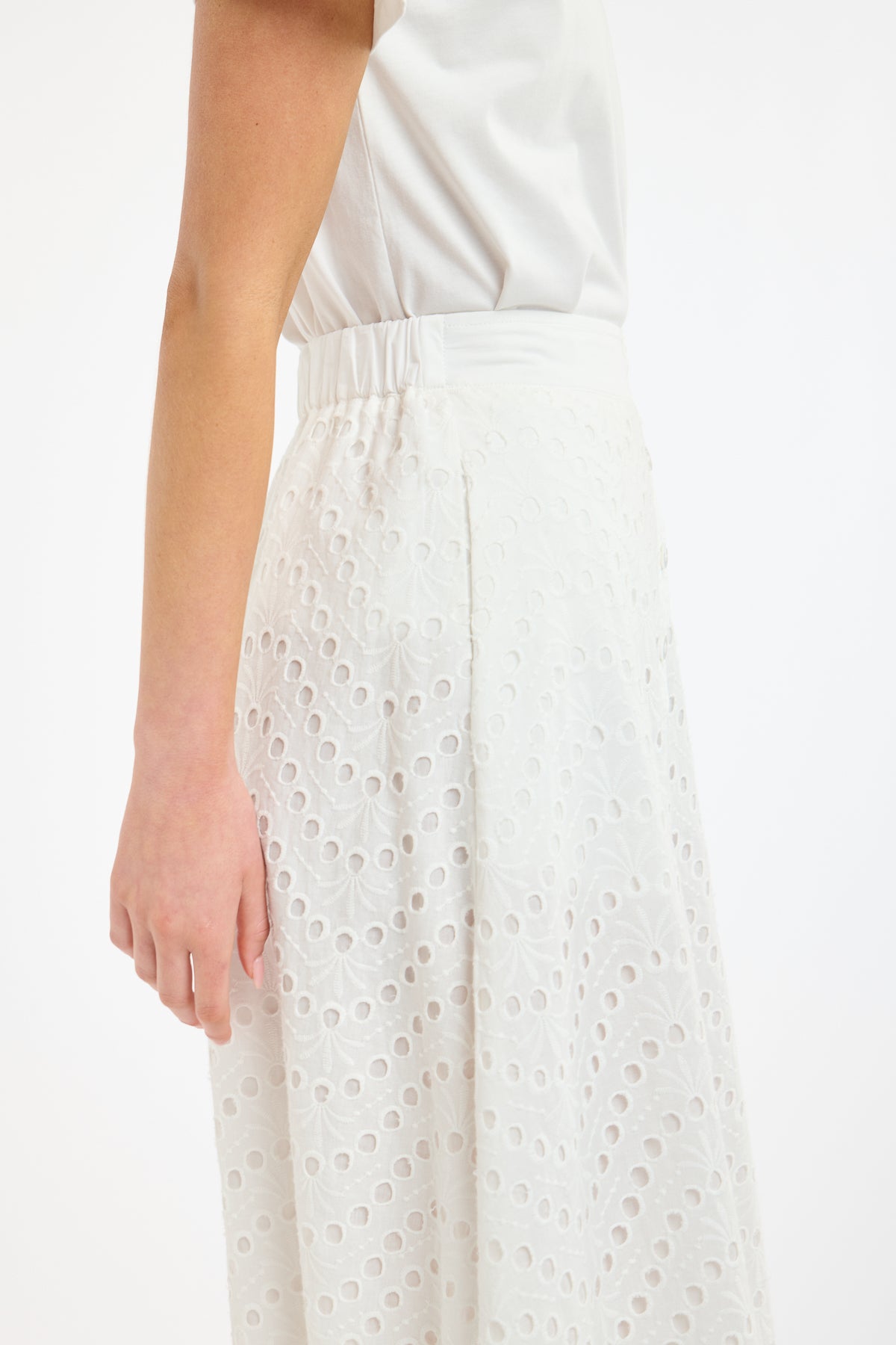 WILDEST DREAMS SKIRT WHITE