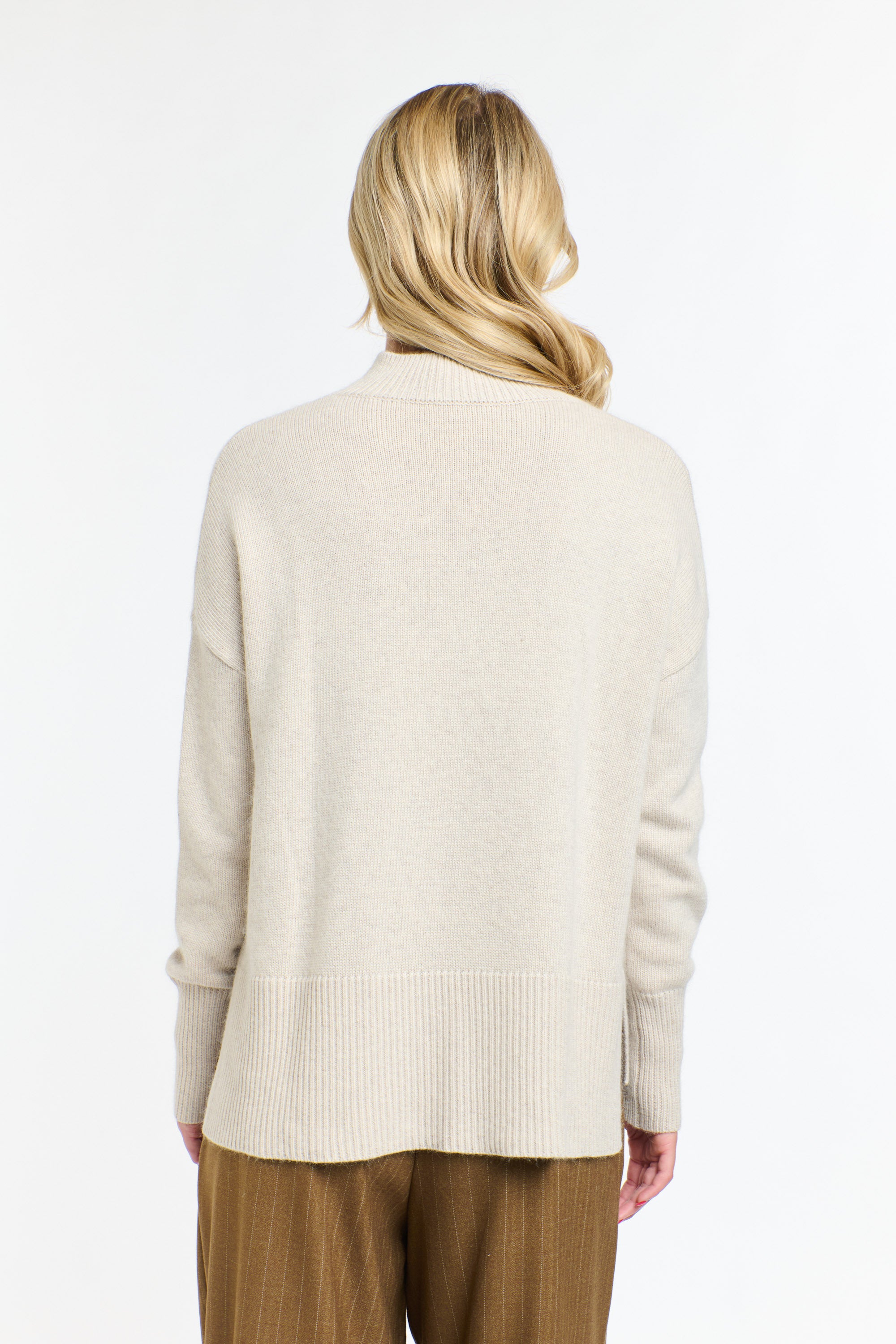 ISLA NATURAL ANGORA KNIT