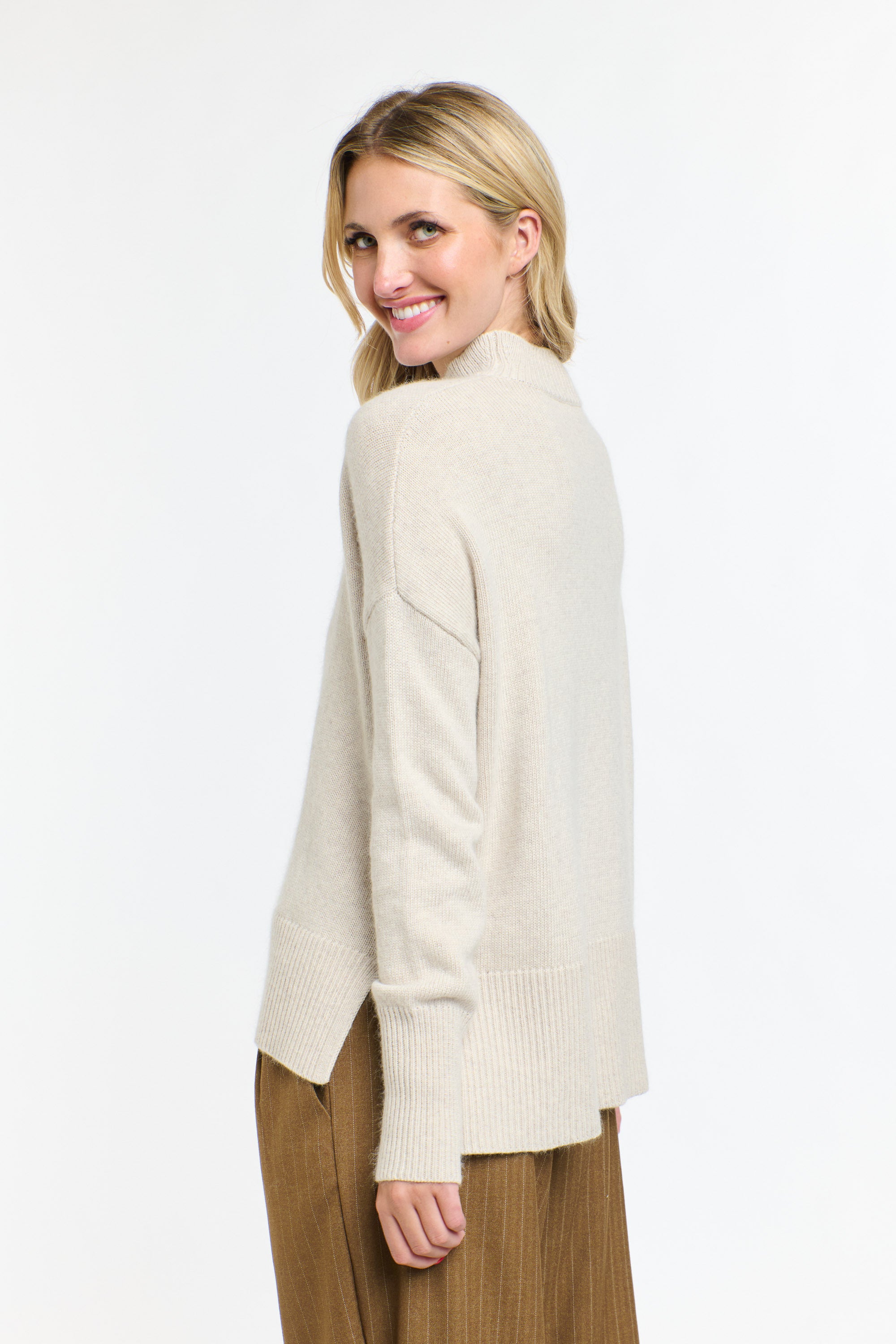 ISLA NATURAL ANGORA KNIT