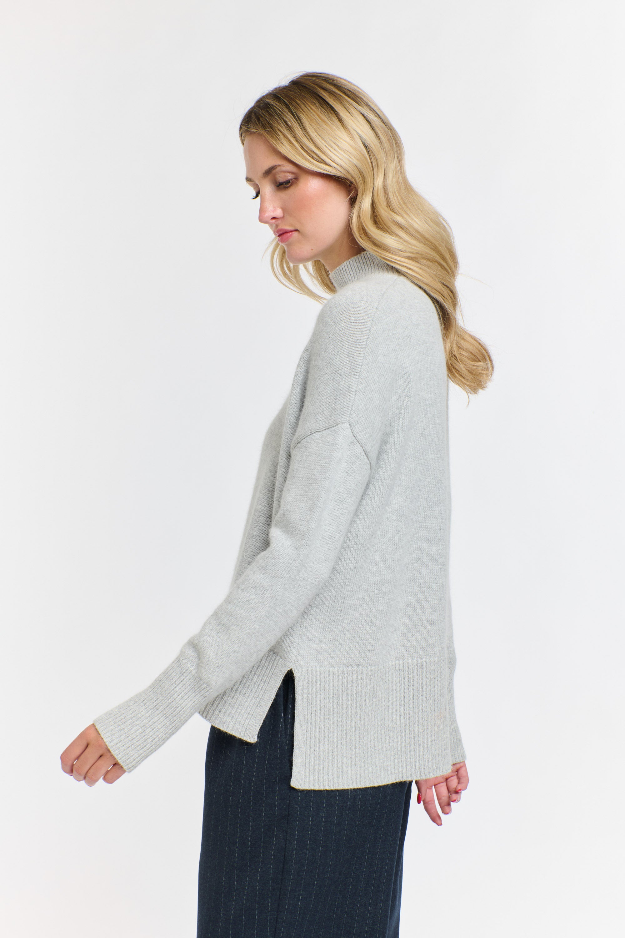 ISLA ANGORA KNIT SILVER