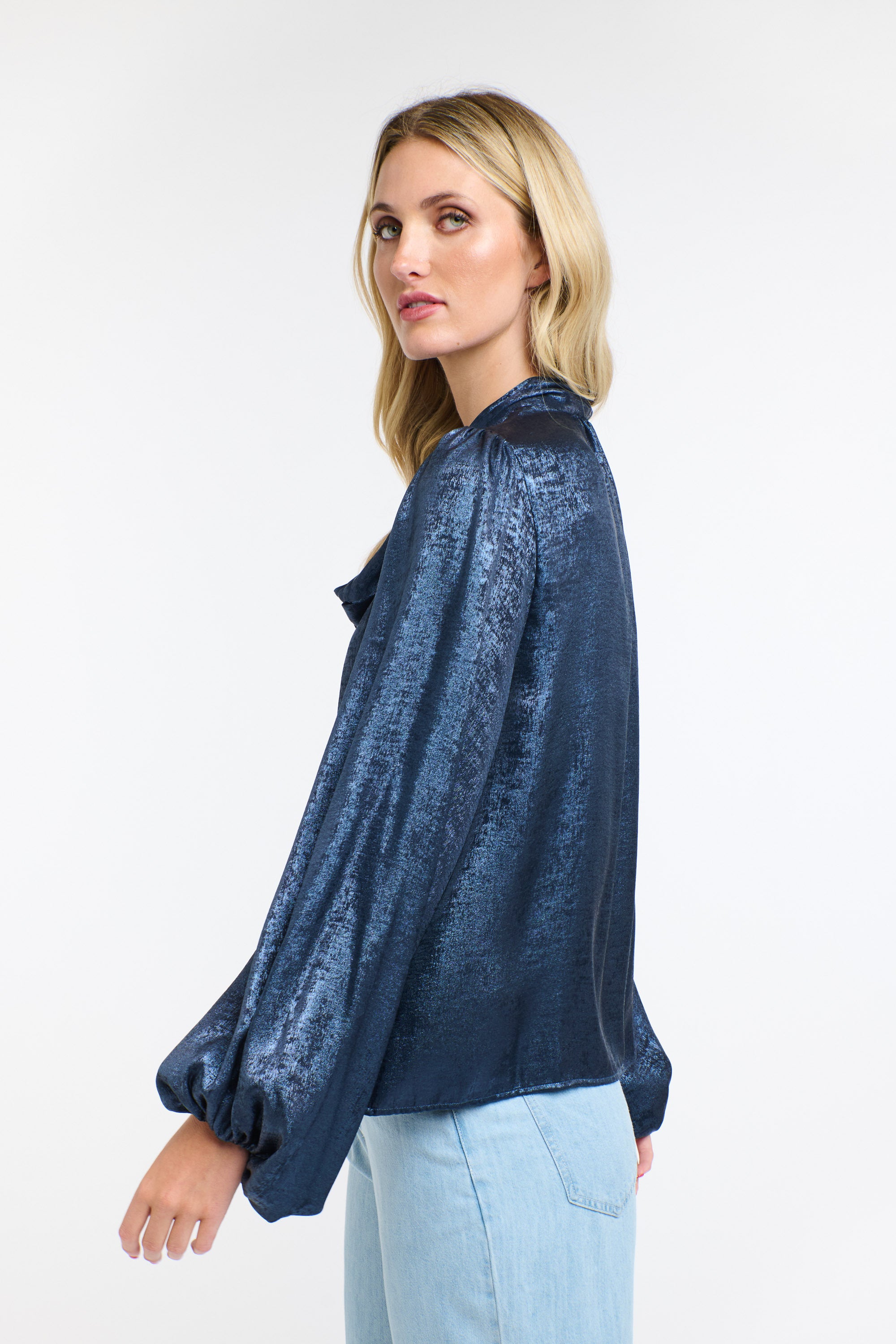 PUSSY BOW TOP MIDNIGHT