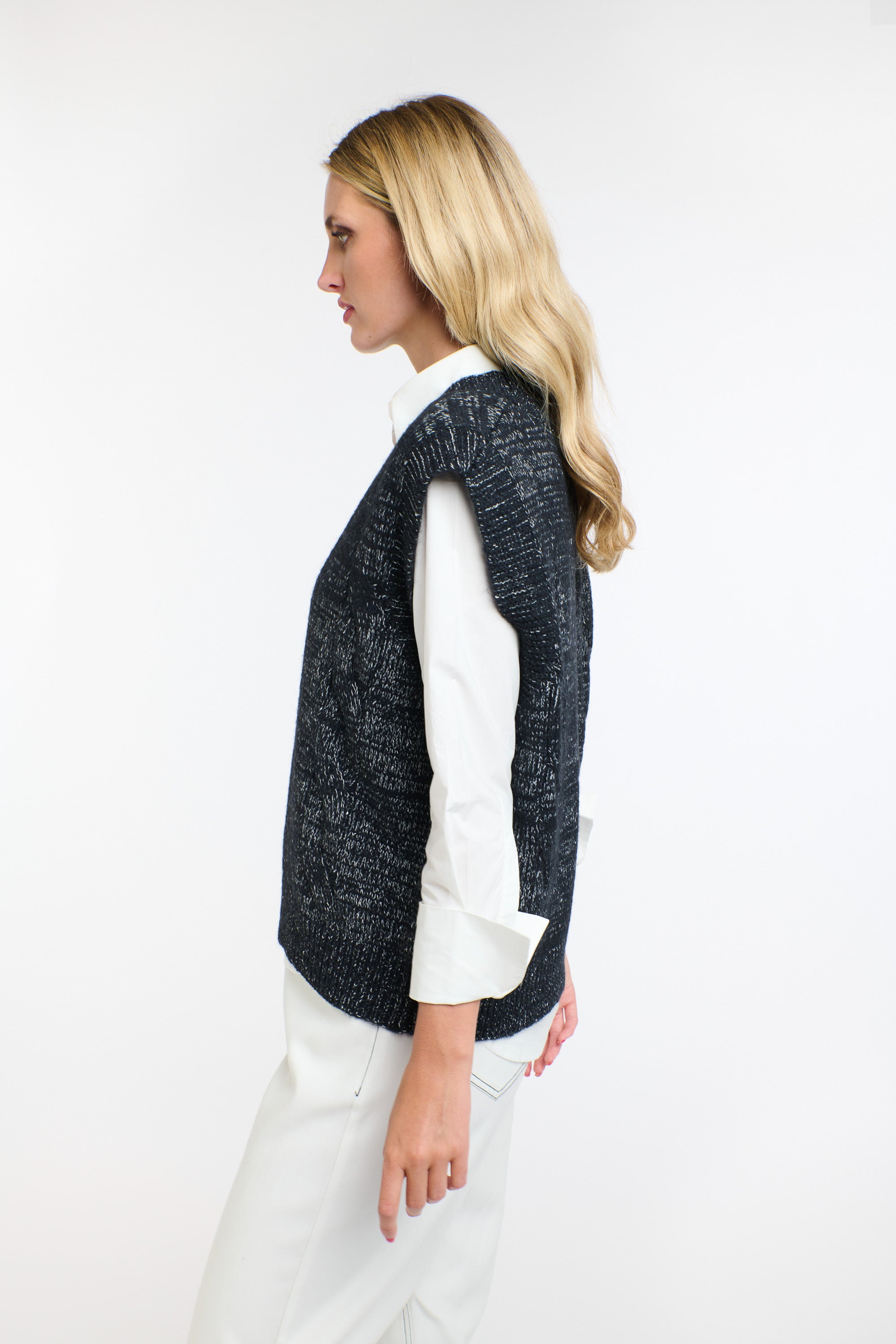 YORKER ALPACA CABLE VEST NAVY