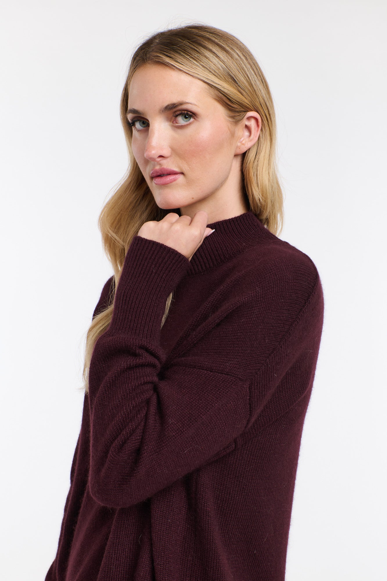 ISLA ANGORA KNIT BURGUNDY
