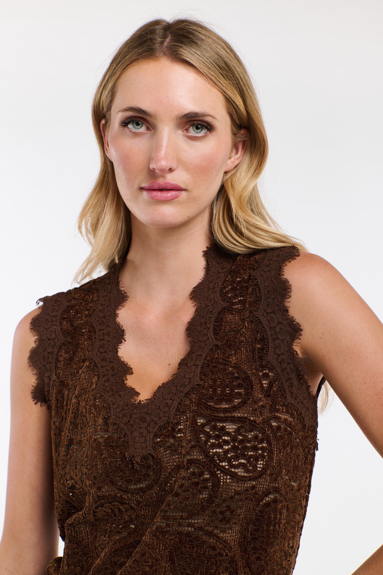 LACE & LOCKET TANK