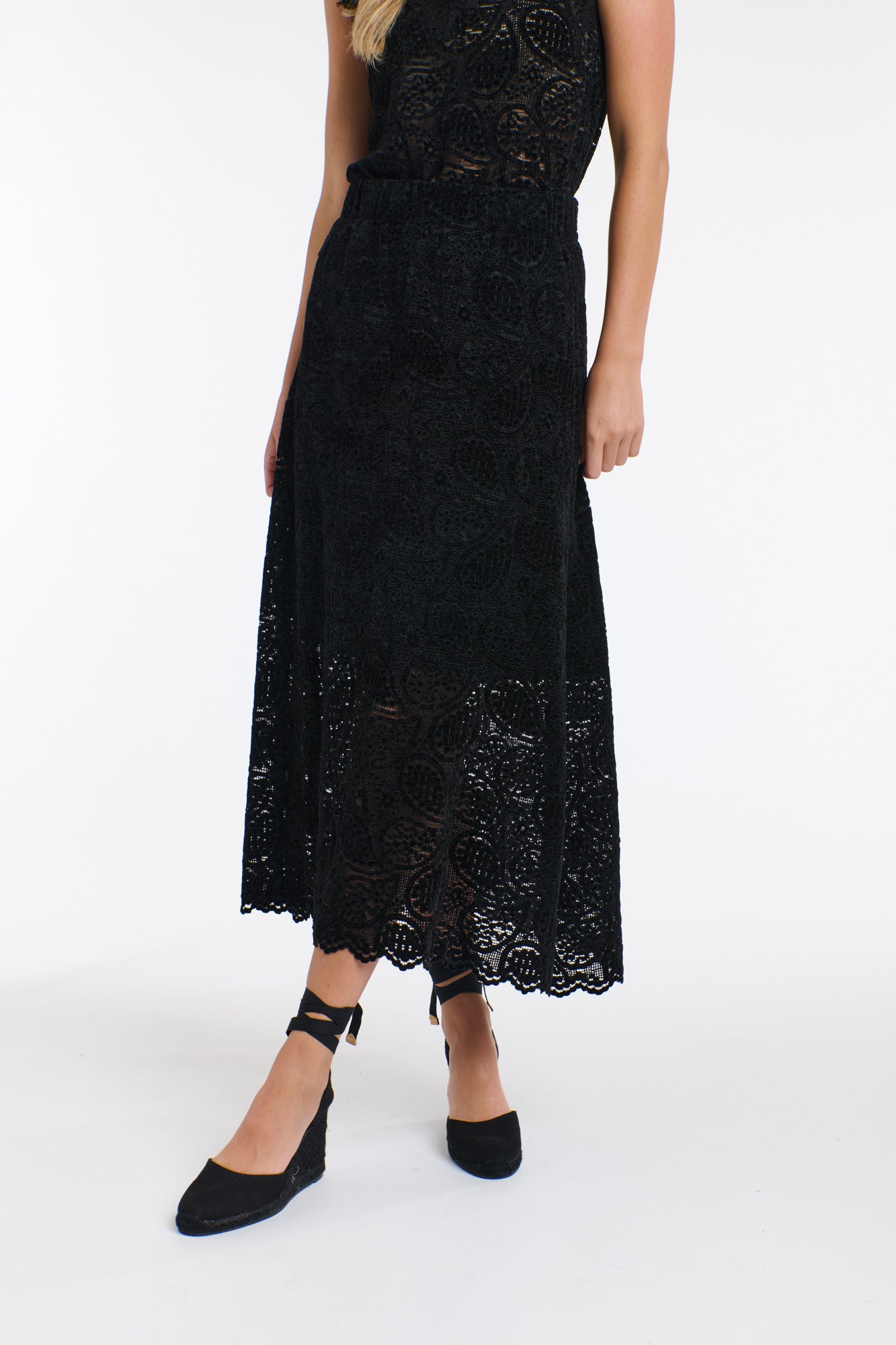 LACE & LOCKET SKIRT
