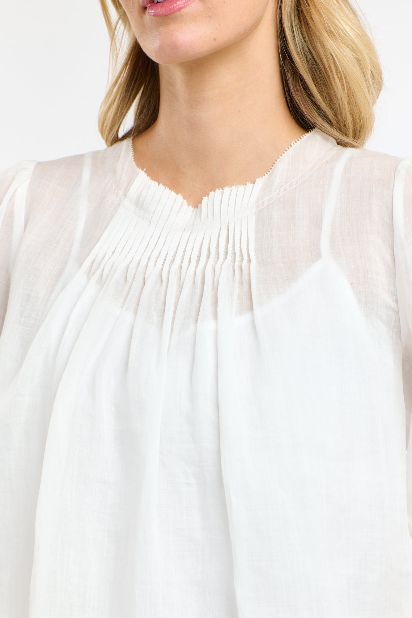 ARIEL PINTUCK TOP