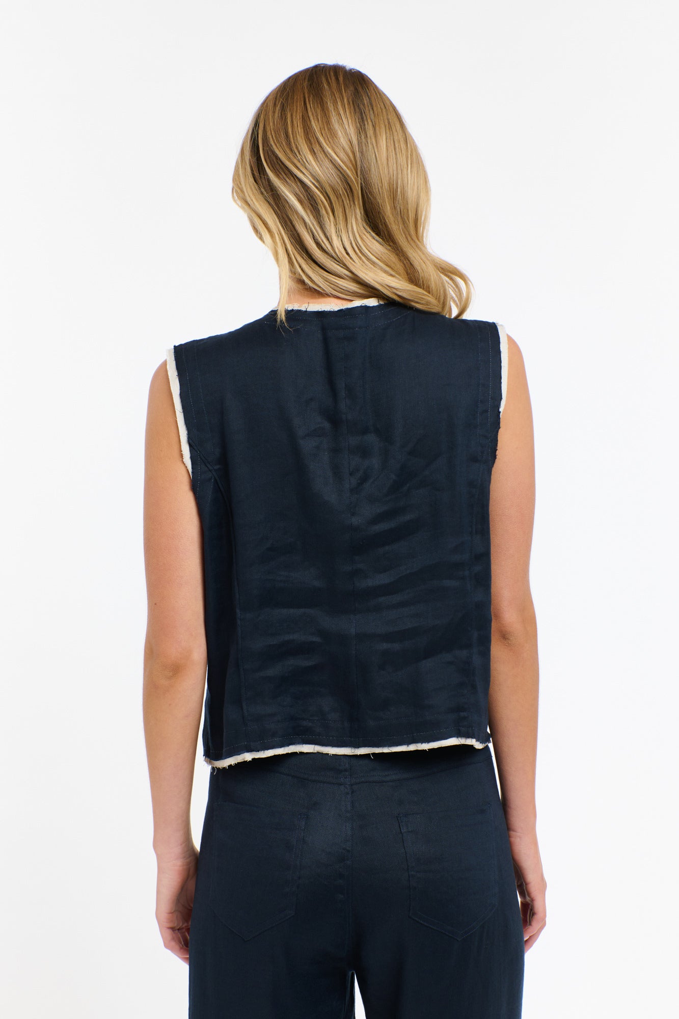 MAISON VEST
