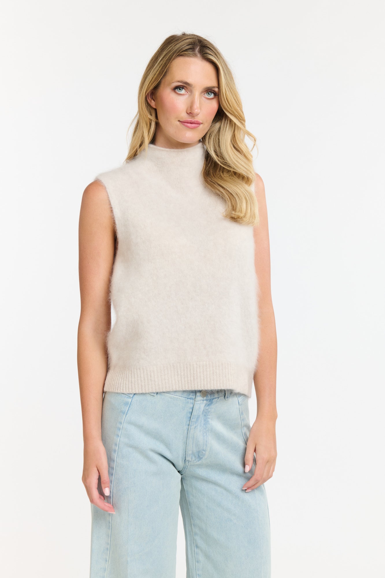 BOBBY VEST