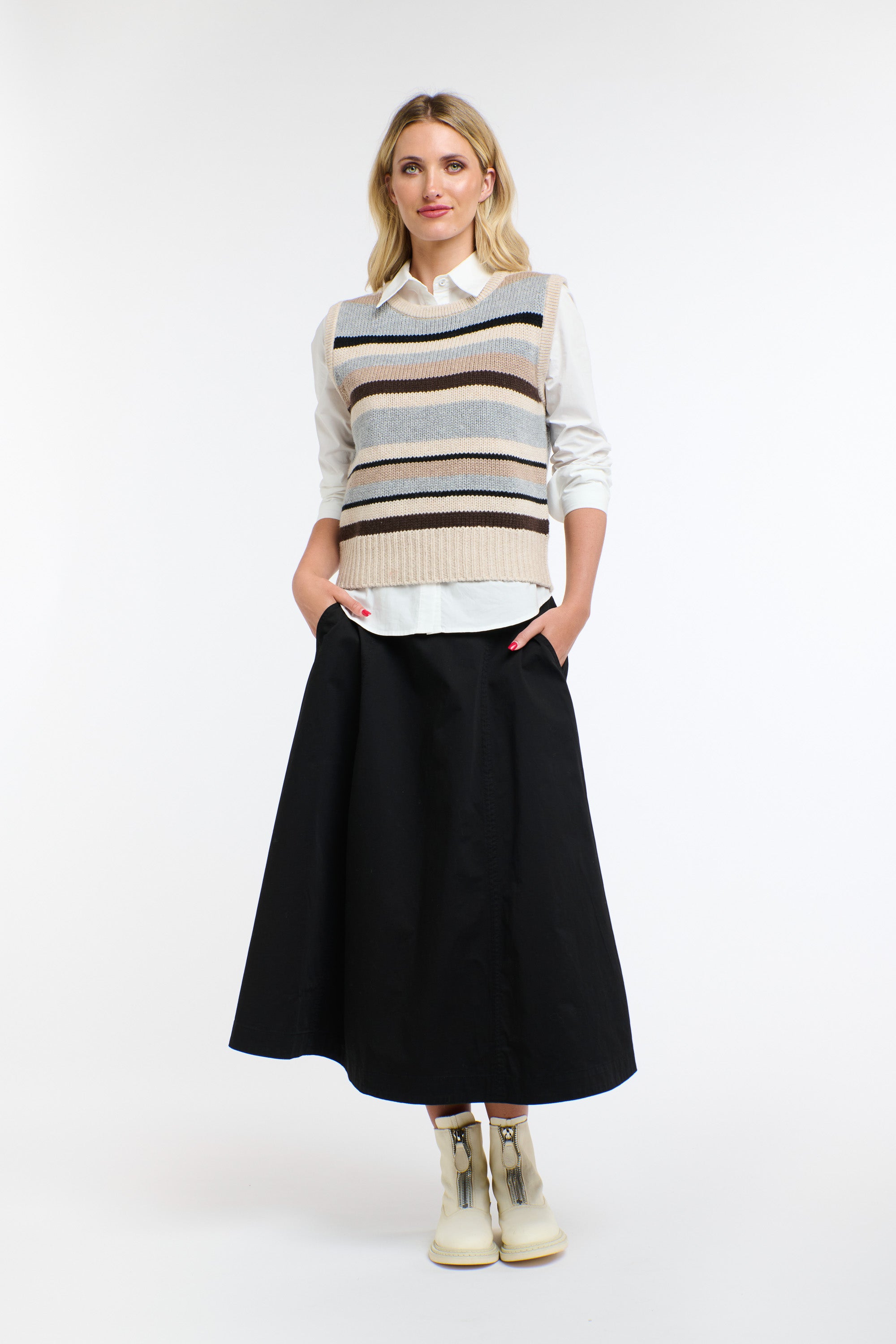 LUXURIOUS KNITWEAR