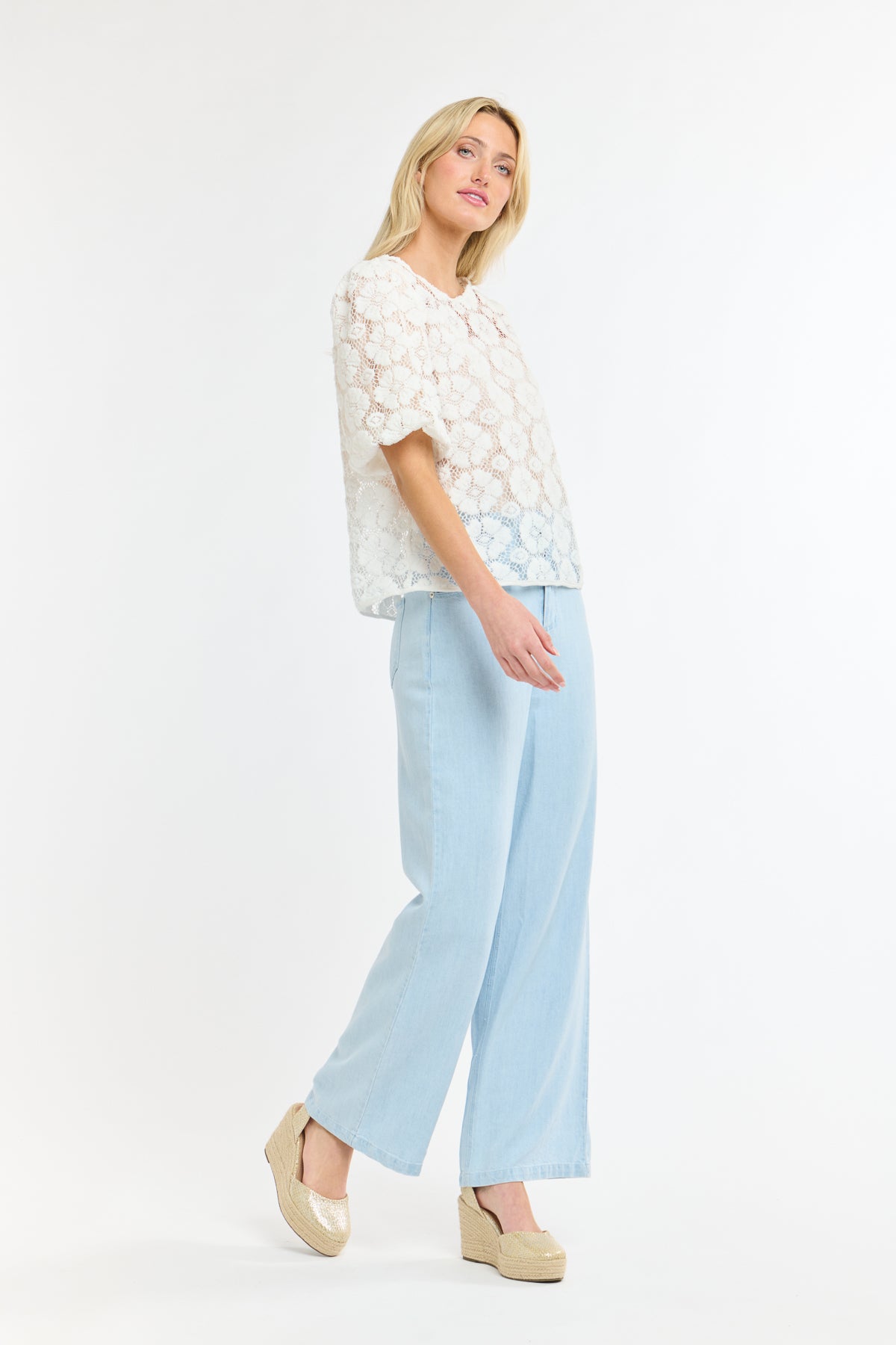 IVY EMBROIDERED TOP WHITE