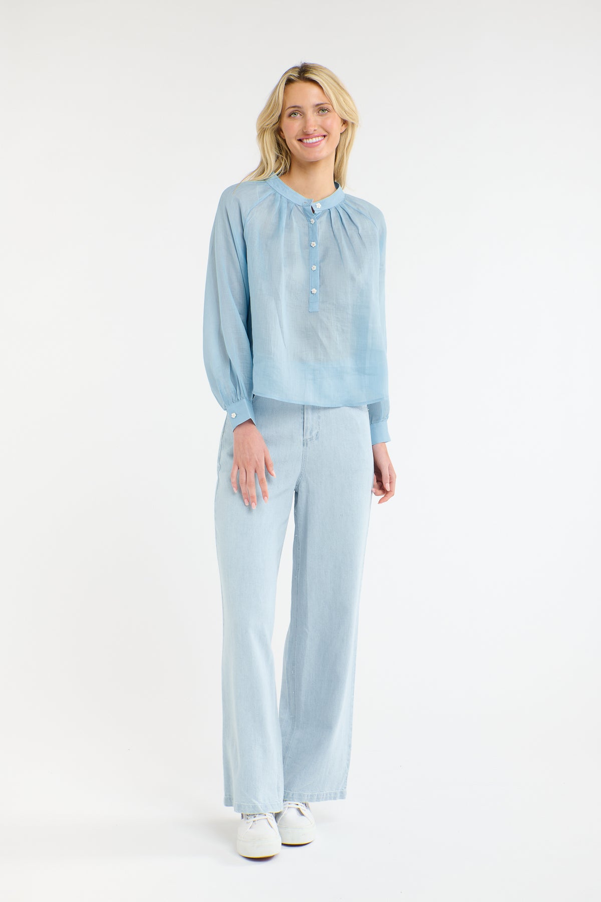 NATALIA BLOUSE POWDER BLUE