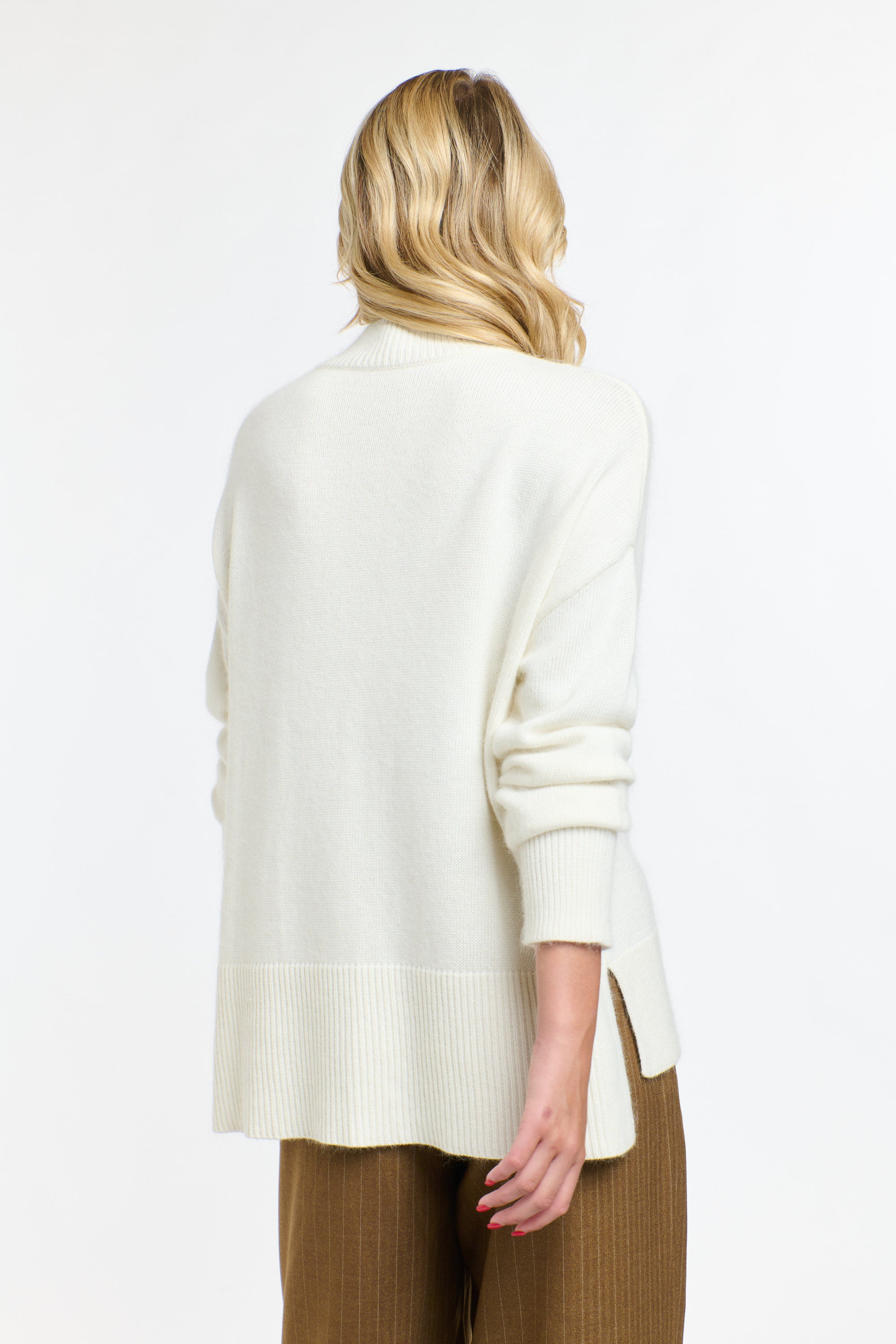 ISLA SNOW ANGORA KNIT