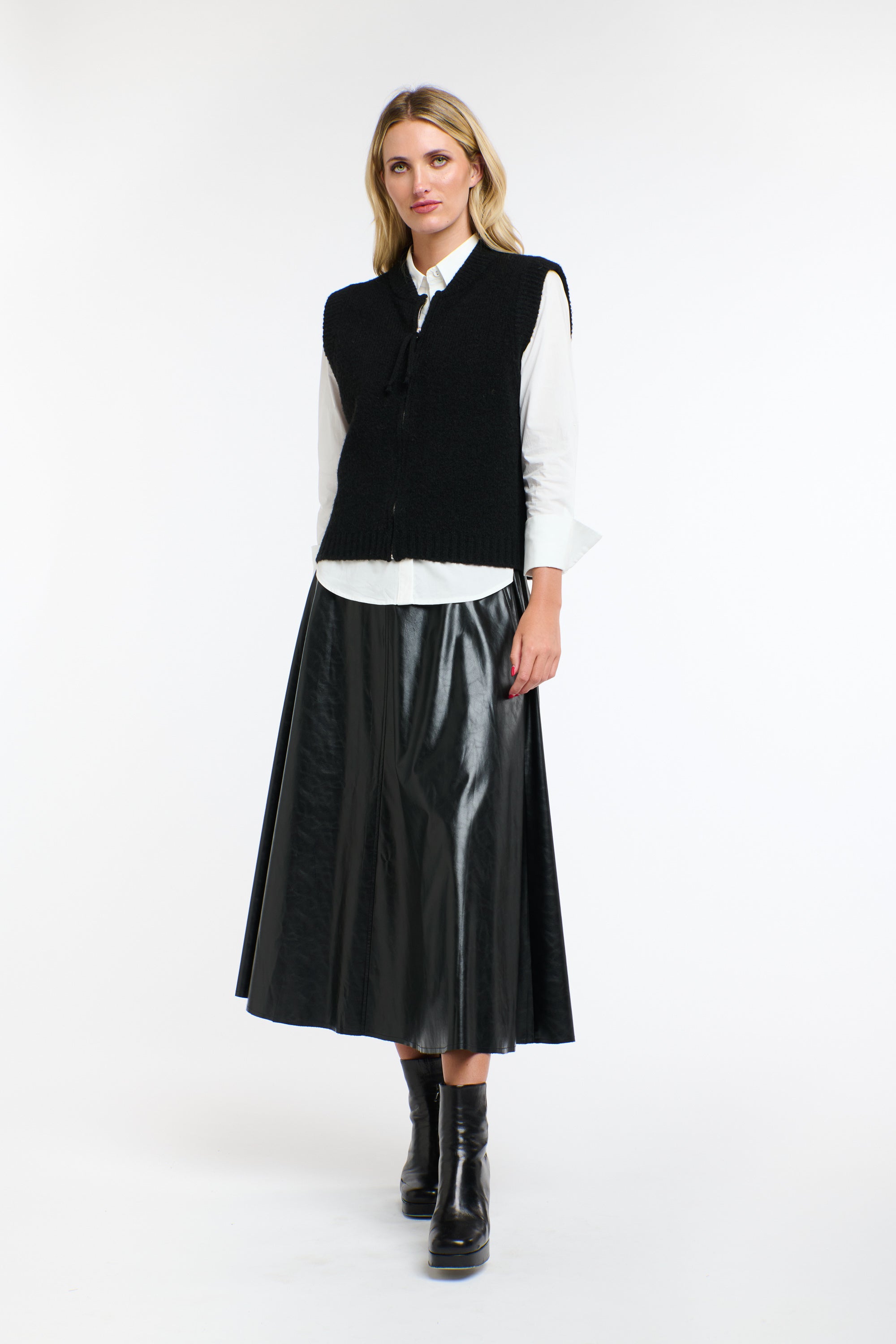 MINDY ZIP VEST BLACK