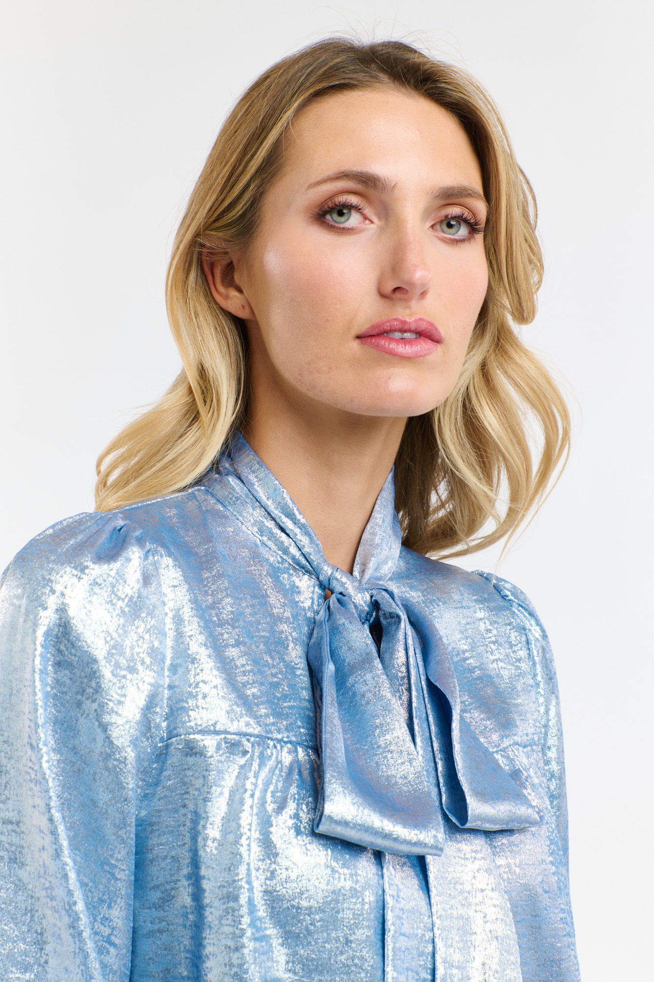 SUMMER PUSSY BOW TOP