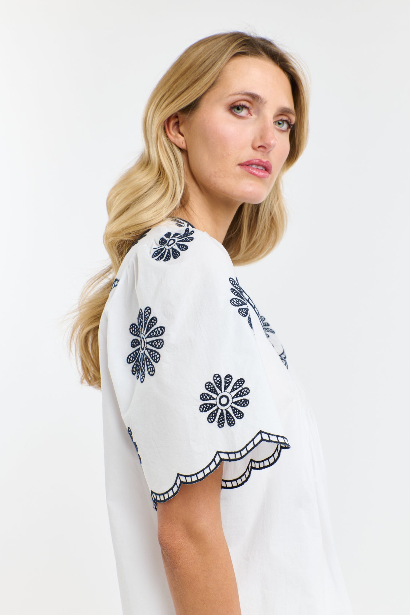 BOSTON DAISY TOP
