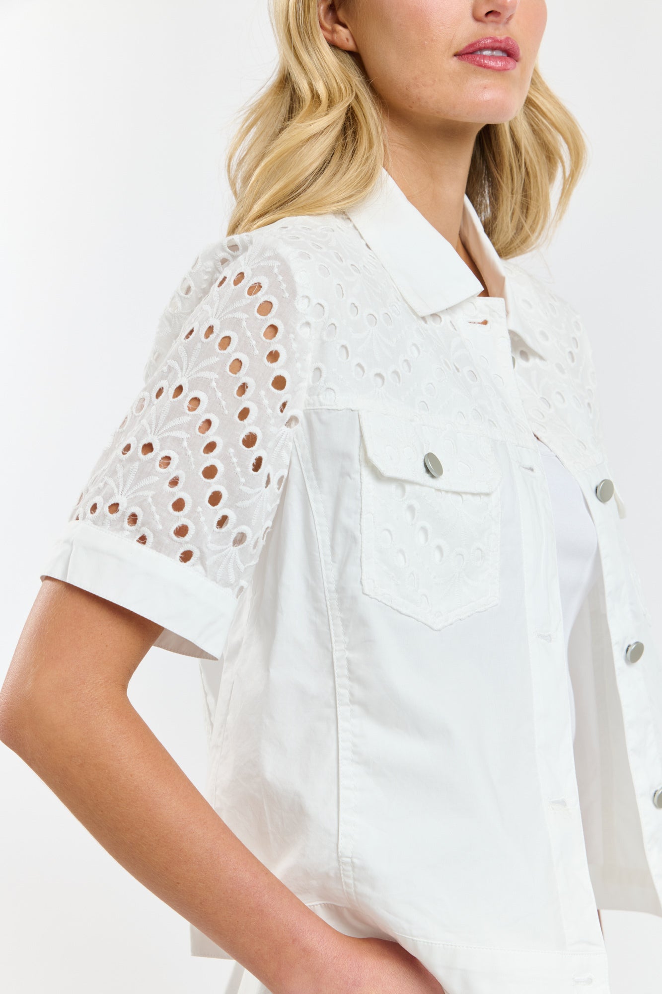 FAITH WHITE SHORT SLEEVE JACKET