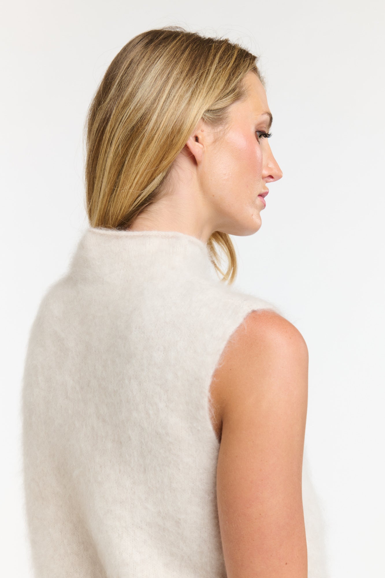 BOBBY VEST
